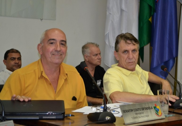 Serafim, á esquerda, criticou o TAC assinado pelo município com o Ministério Público