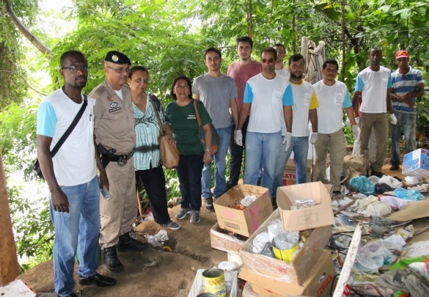 O grupo recolheu uma grande quantidade materiais que contribuem na proliferação do mosquito da Dengue