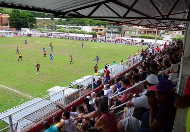 Com estádio cheio, Ideal e Ribeiro Junqueira fizeram uma ótima partida