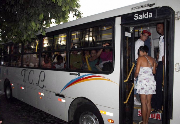 Comissão vai elaborar um estudo técnico para embasar a decisão do prefeito Cesinha sobre o reajuste na passagem de ônibus urbano