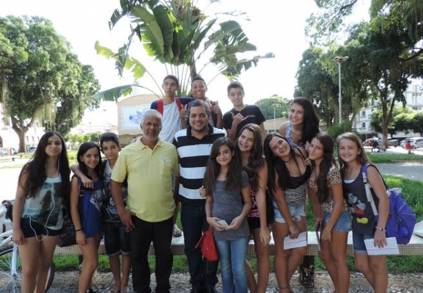 Jovens que estavam na Praça Santa Rita no momento em que o sinal foi liberado, aprovaram a iniciativa