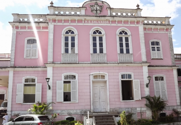 Fachada do Hospital São Salvador que aguarda ser reformado (foto: Jornal Jamapará)