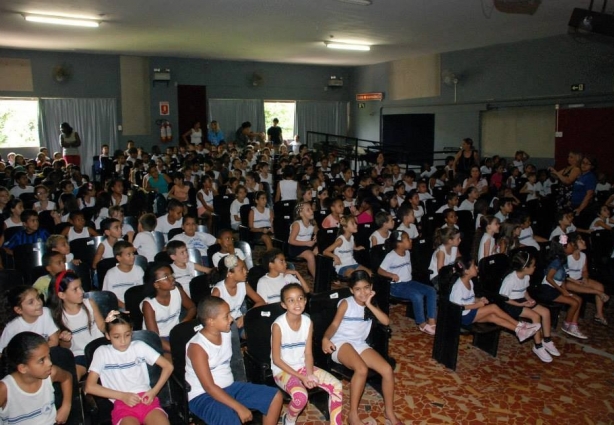 Alunos de escolas participam de eventos culturais promovidos pelo Instituto