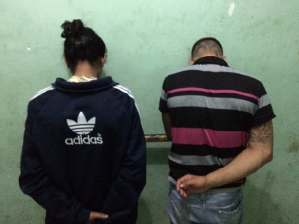 O casal foi preso por tr&aacute;fico de drogas e contra ele havia um mandado de pris&atilde;o expedido pela justi&ccedil;a