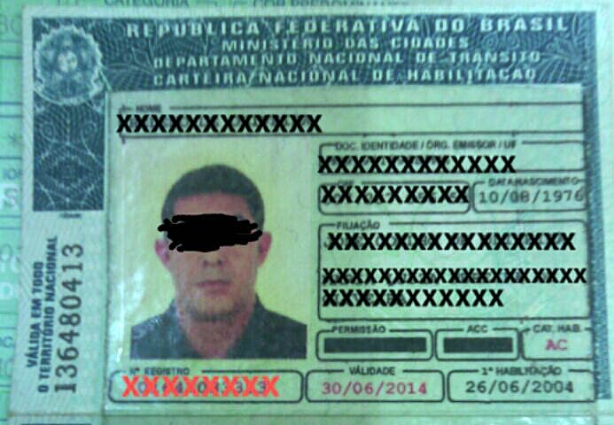 Reprodução da carteira de habilitação falsa apresentada por um motorista de Cataguases