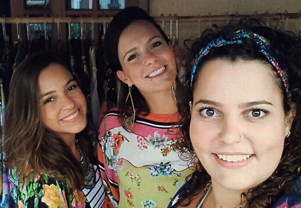 Da esquerda para a direita: Carolina, Mariana e Natália, as organizadoras da Bendita Feira