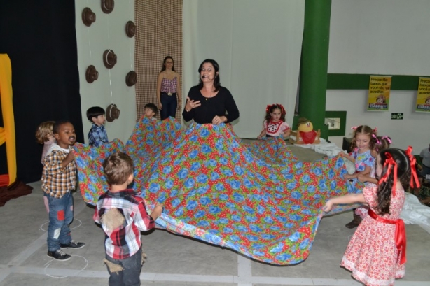 A 4&ordf; Festa Country mobilizou toda a escola Cec&iacute;lia Meireles