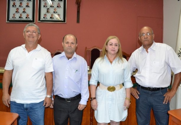 A Mesa Diretora da Câmara Municipal de Miraí e os demais vereadores, aprovaram o projeto de lei por unanimidade