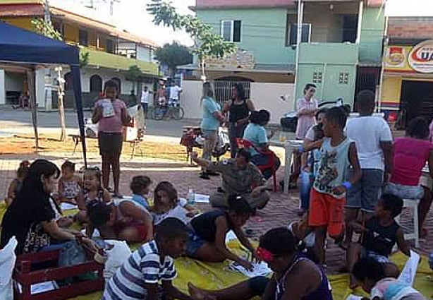 A Ação Social mobilizou dezenas de pessoas no bairro e chamou a atenção para diversos assuntos importantes