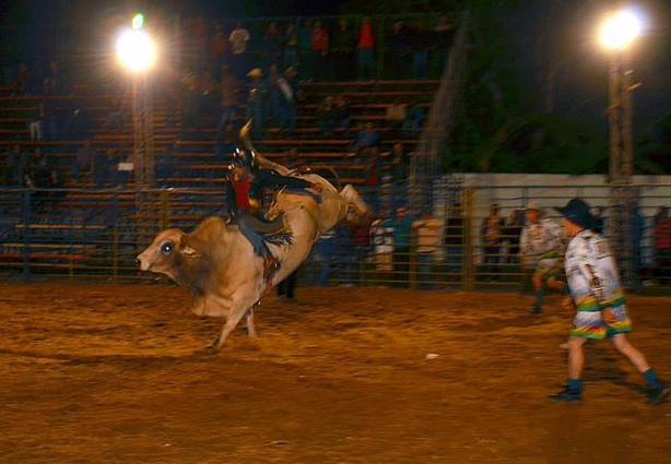 A emoção do rodeio levantou o público e trouxe adrenalina em cada apresentação