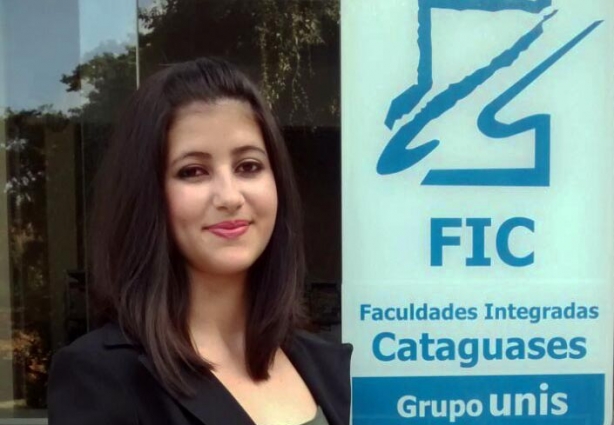 Beatriz Pereira Ferreira é aluna do terceiro período de Administração da FIC, em Cataguases