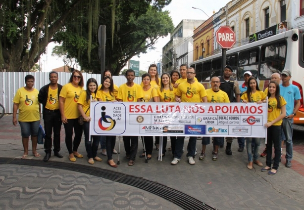 O Grupo atuou em frente à Caixa Econômica Federal na manhã do último sábado 