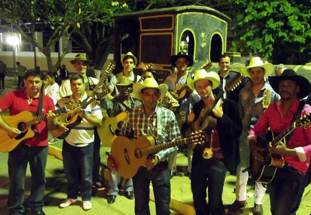 Os violeiros vão fazer a festa na noite deste sábado em Recreio