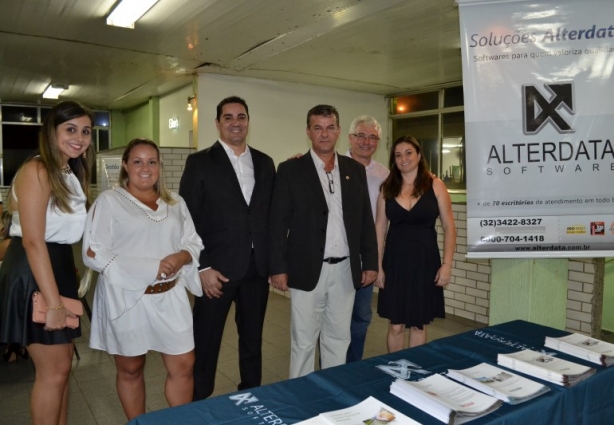 Anízio, terceiro da direita para a esquerda, com os demais parceiros organizadores do evento