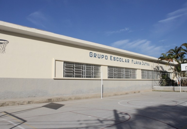 A Escola Municipal Flávia Dutra é uma das unidades que estará realizando o cadastramento escolar