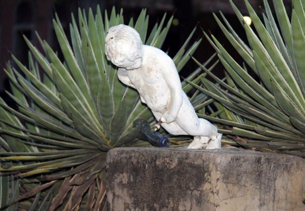 A estátua "Manequinho", foi quebrada por vândalos na última semana