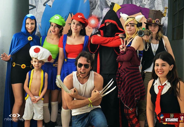 Várias pessoas não se intimidaram o cosplay foi uma das características marcantes do evento