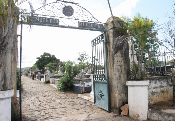Cemitério está preparado receber a população neste Dia de Finados, garante prefeitura