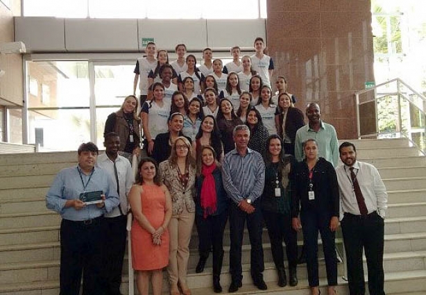 Os alunos do "Projeto Encantando" estiveram em Brasília  participando do 2º Encontro de Jovens Cooperativistas