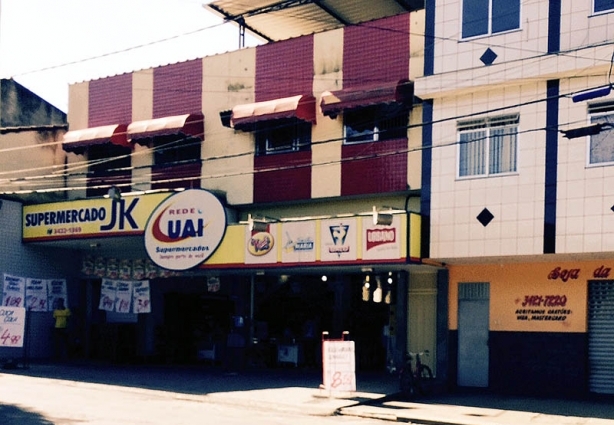 O supermercado JK, na Vila Reis, foi assaltado mais uma vez esta tarde