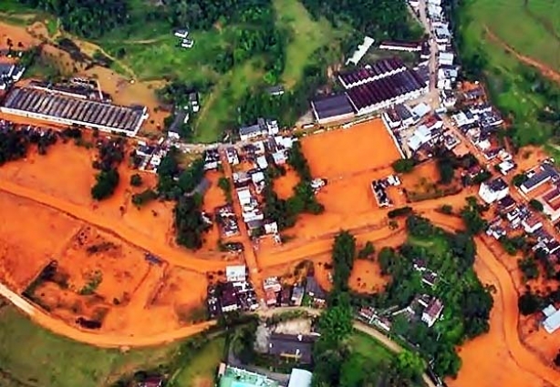 Em 2007, Muriaé foi atingida por lama de barragem da mineradora Rio Pomba Cataguases (Foto: metsul.com)