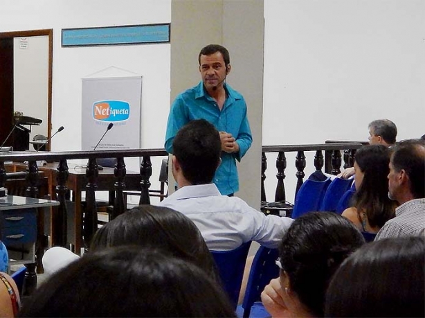 Kyko Garcia ministrou o curso sobre comportamento na internet  - Netqueta - que aconteceu na C&acirc;mara Municipal