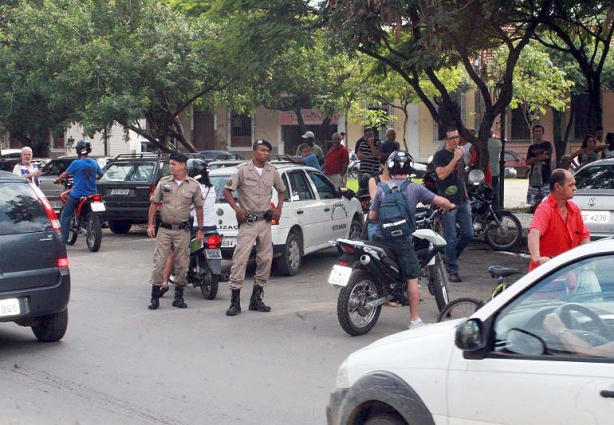 A blitz notificou mototaxistas e motofretistas, mas os motociclistas não escaparam da fiscalização