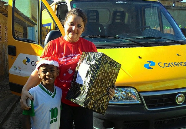 Alunos de três escolas municipais foram beneficiados pela campanha Papai Noel dos Correios