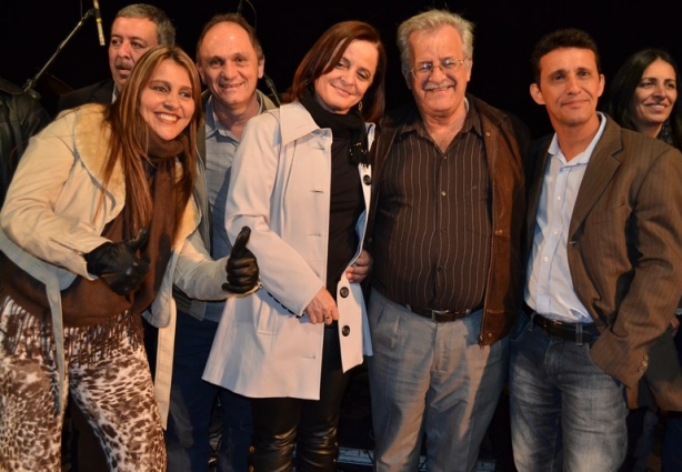 Balainho, o segundo da direita para esquerda, ao lado de prefeitos da região em festa na cidade de Itamarati de Minas, em 2014