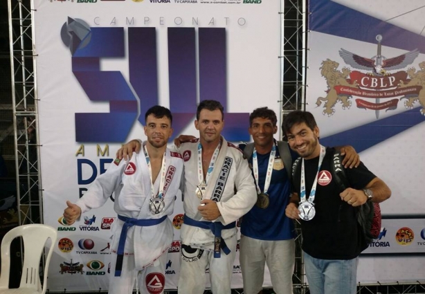 Os atletas da academia cataguasense conquistaram dez medalhas no campeonato em Vitória (ES)