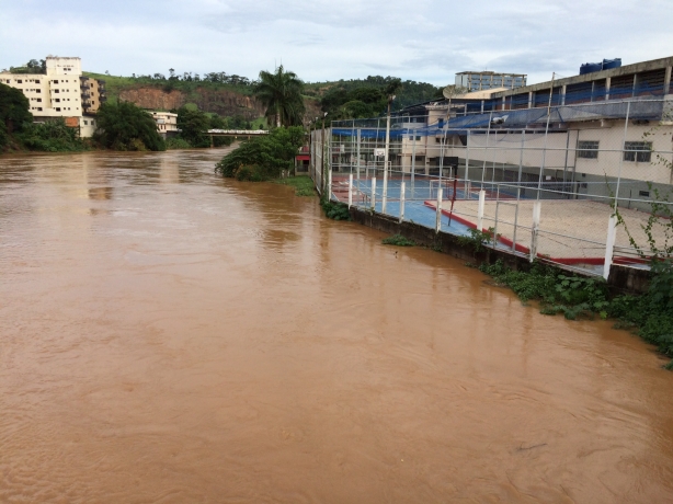 Rio Pomba est&aacute; baixando e risco de enchente no momento est&aacute; descartado