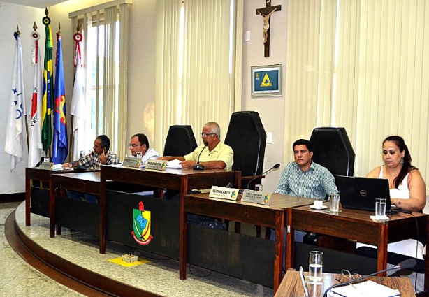 A sessão inaugural de 2016 teve apenas um projeto de lei aprovado e homenagem ao ex-prefeito Tarcísio Henriques