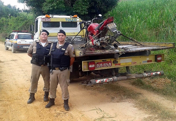 A motocicleta que havia sido roubada no dia 8, foi encontrada e levada para o pátio do Detran-MG em Cataguases