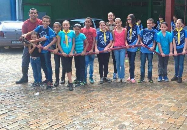 Os membros do Falcão Azul passaram a manhã no Pelotão de Bombeiros em Leopoldina