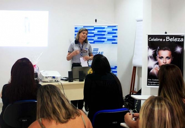 Andreia fez a abertura do evento que também homenageou as mulheres empreendedoras