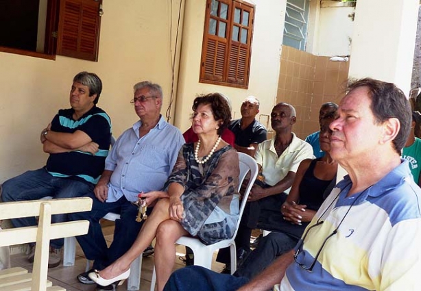 Marcinho Pimentel, à direita, durante encontro em que foi lançado pré-candidato a prefeito de Leopoldina