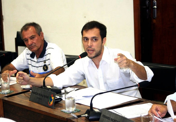 Maurício Rufino sugeriu a realização de Audiência Pública para tratar do reajuste do salário dos vereadores, secretários, vice-prefeito e prefeito