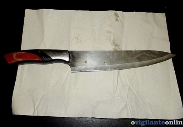 A faca usada para contra a vítima foi apreendida pela Polícia Militar e o autor foi detido