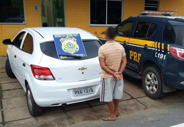 Carro roubado no Espírito Santo é recuperado pela Polícia Rodoviária Federal de Leopoldina