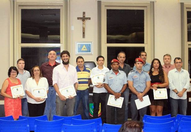 A Câmara Municipal homenageou pessoas que se destacaram no mês de março