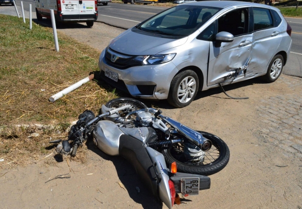 Apenas o condutor da motocicleta teve ferimentos que pode ter sido fratura em uma das pernas