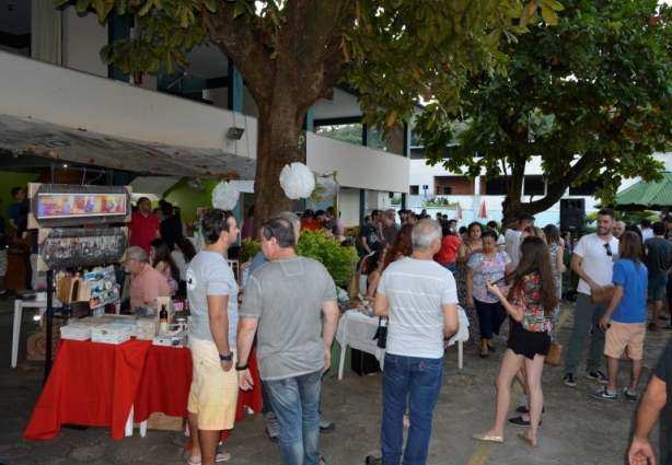 O público prestigiou a quarta edição do Bendita Feira que aconteceu na AABB neste sábado