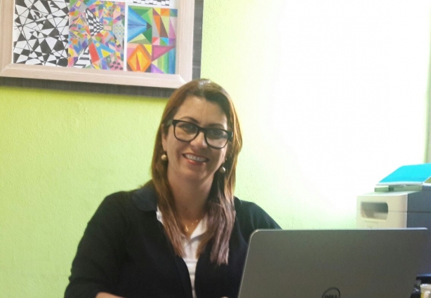 Luciana Pinholi, diretora da Escola Estadual Professor Clóvis Salgado, participa do Colegiado nesta quarta-feira