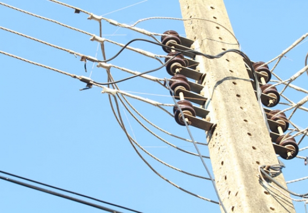 Ligações clandestinas de energia elétricas são crimes previstos em lei com punição da perda da liberdade