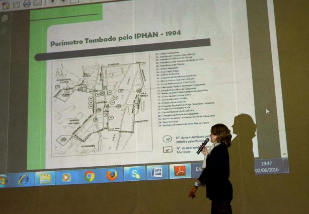 As empresas que utilizem fachadas externas situadas no perímetro tombado precisam se adequar