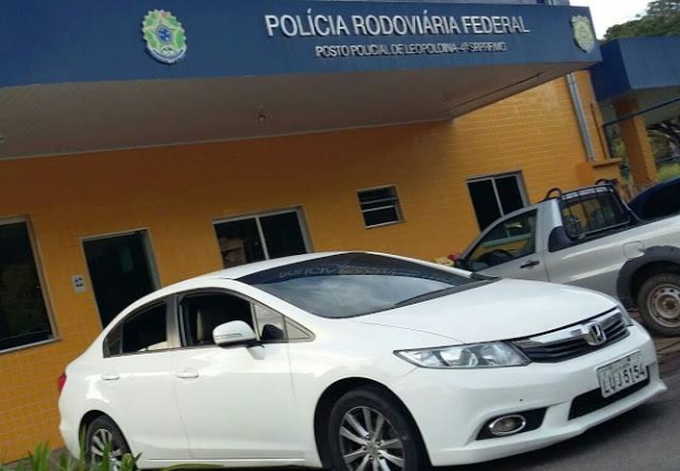 O Honda Civic deu trabalho aos policiais para confirmar a clonagem