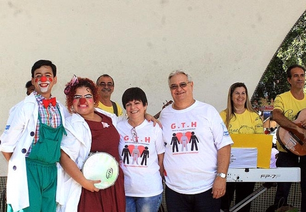 O Hospital de Cataguases realizou uma manhã inteira de eventos com música e prestação de serviços na Praça Rui Barbosa neste sábado, 4 de junho