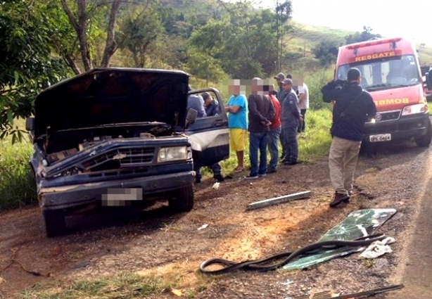 O acidente aconteceu nesta manhã de segunda-feira, após o motorista perder o controle do veículo