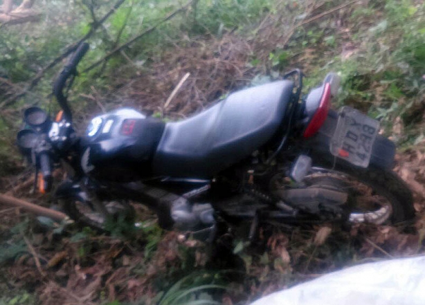 A motocicleta foi roubada dentro do p&aacute;tio do Detran em Cataguases e localizada pela PM &agrave;s margens do rio Pomba