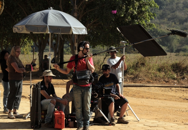 Gravação de uma cena do filme "Exilados do Vulcão", feita no distrito de Aracati (Foto de Eduardo Yep)